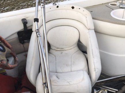 TAPICERKA LODZI FOUR WINNS HORIZON 210